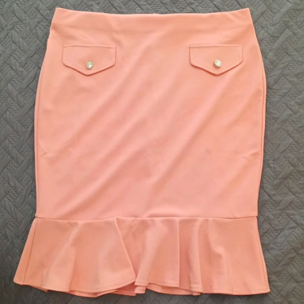 Skirts - Picture 2 of 3